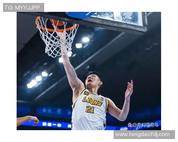 福建男篮迎战四川队全力争胜展现团队实力与拼搏精神